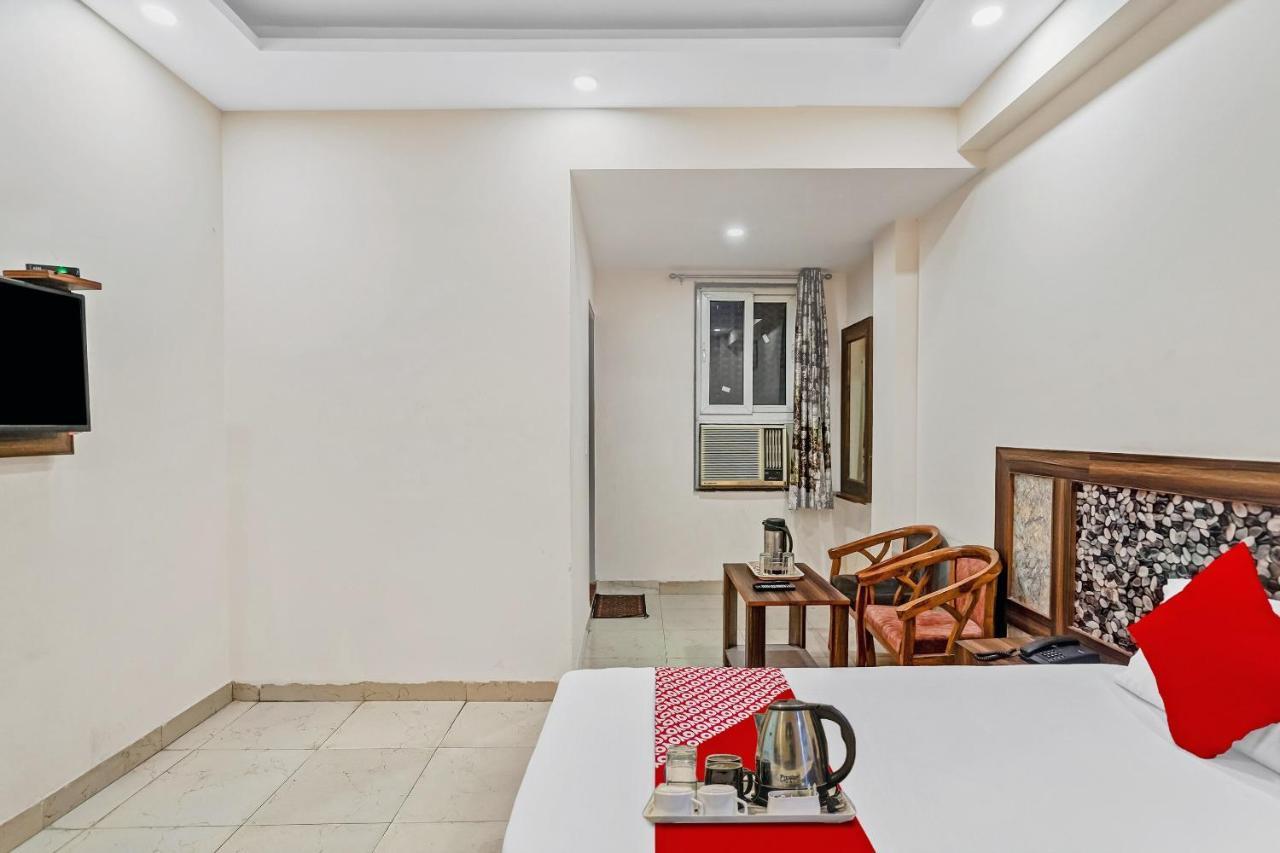Oyo 88326 Hotel Cloud 9 New Delhi Luaran gambar