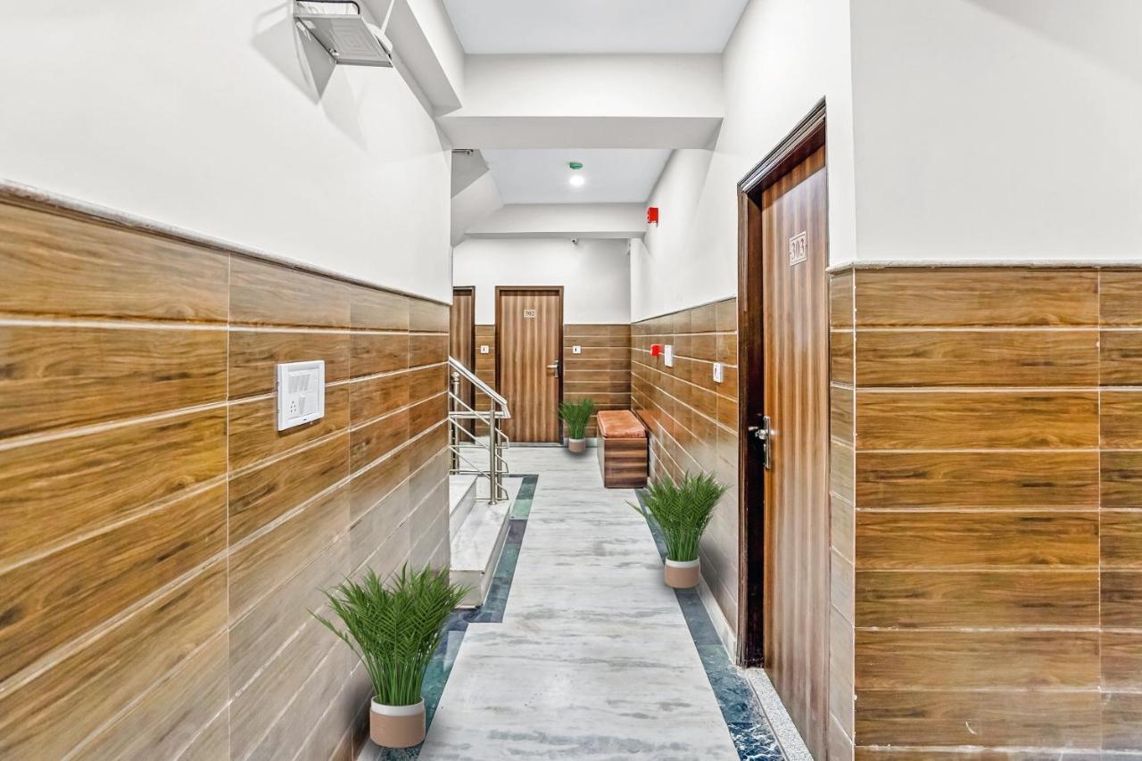 Oyo 88326 Hotel Cloud 9 New Delhi Luaran gambar